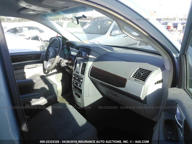 2A8HR54189R678788 - 2009 CHRYSLER TOWN & COUNTRY TOURING BLUE photo 5