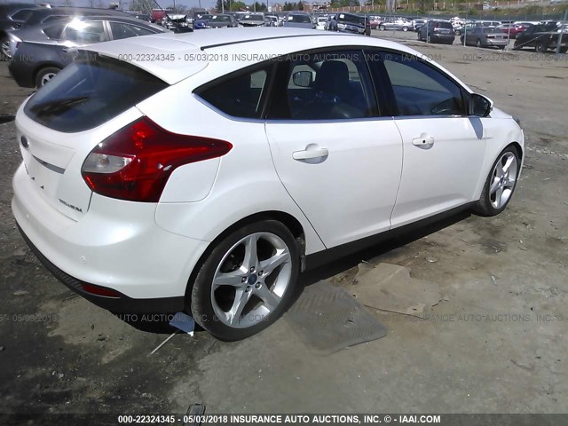 1FAHP3N26CL232217 - 2012 FORD FOCUS TITANIUM WHITE photo 4