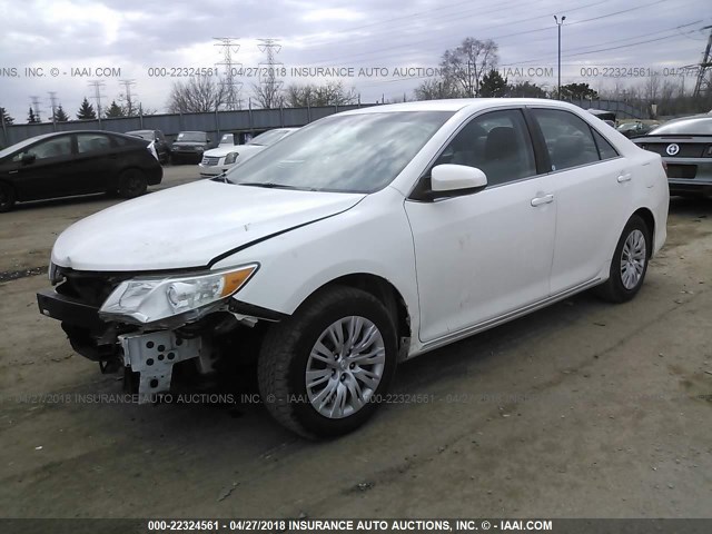 4T1BF1FK9CU541790 - 2012 TOYOTA CAMRY SE/LE/XLE WHITE photo 2