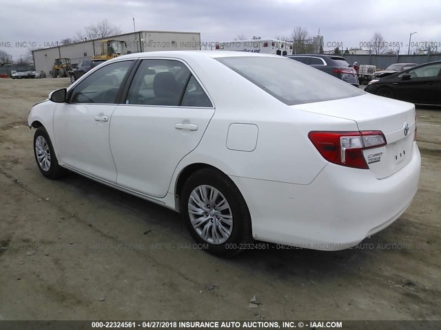 4T1BF1FK9CU541790 - 2012 TOYOTA CAMRY SE/LE/XLE WHITE photo 3