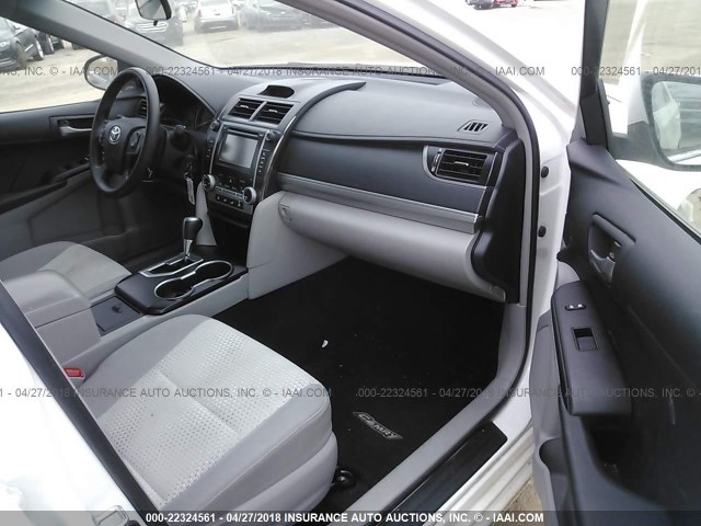 4T1BF1FK9CU541790 - 2012 TOYOTA CAMRY SE/LE/XLE WHITE photo 5