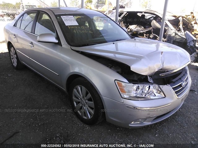 5NPEU46C39H484488 - 2009 HYUNDAI SONATA SE/LIMITED SILVER photo 1