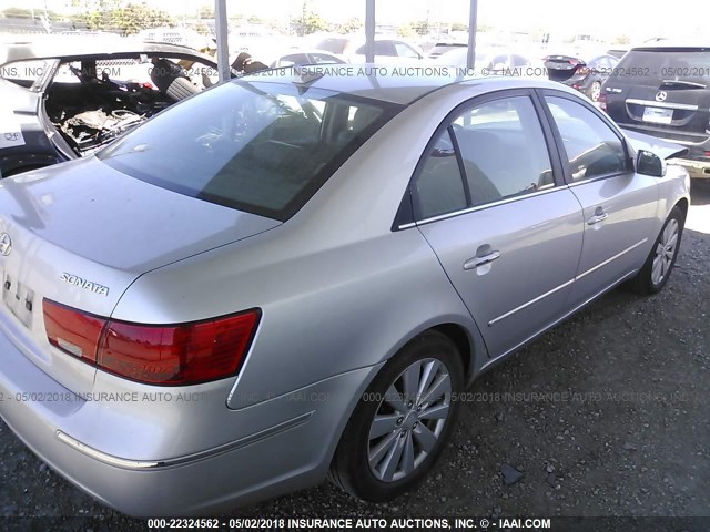 5NPEU46C39H484488 - 2009 HYUNDAI SONATA SE/LIMITED SILVER photo 4