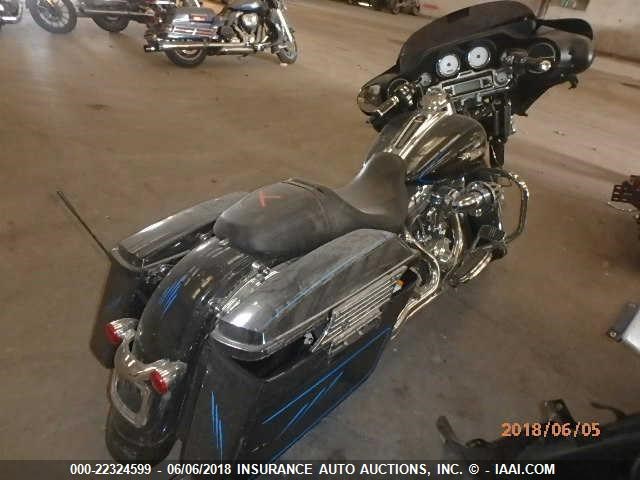 1HD1KB436AB617339 - 2010 HARLEY-DAVIDSON FLHX BLACK photo 4