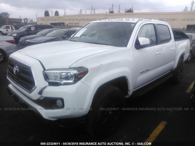 3TMAZ5CN0HM046306 - 2017 TOYOTA TACOMA DBL CAB/SR5/TRD SPORT/OR WHITE photo 2