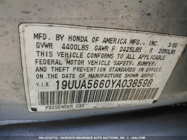 19UUA5660YA038598 - 2000 ACURA 3.2TL SILVER photo 9