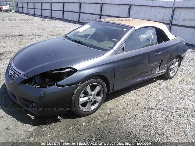 4T1FA38PX7U134085 - 2007 TOYOTA CAMRY SOLARA SE/SLE GRAY photo 2