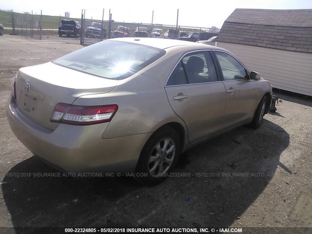 4T1BF3EK4BU686716 - 2011 TOYOTA CAMRY SE/LE/XLE 金色 照片 4