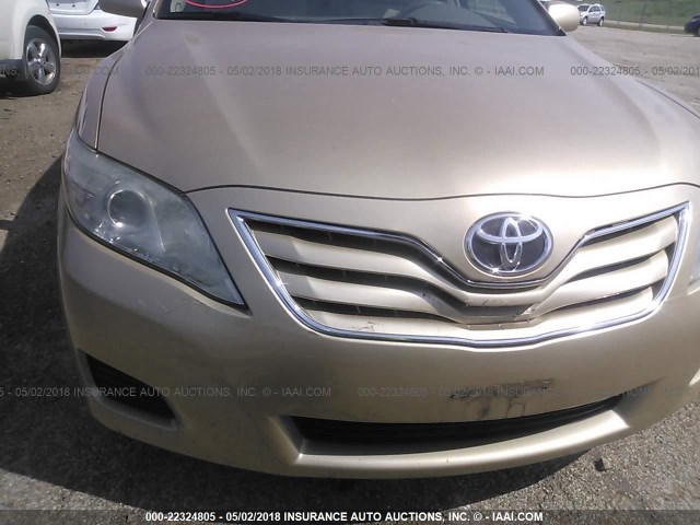 4T1BF3EK4BU686716 - 2011 TOYOTA CAMRY SE/LE/XLE GOLD photo 6