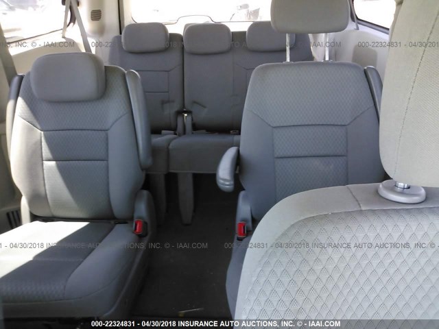 2A4RR2D16AR431276 - 2010 CHRYSLER TOWN & COUNTRY LX GRAY photo 8