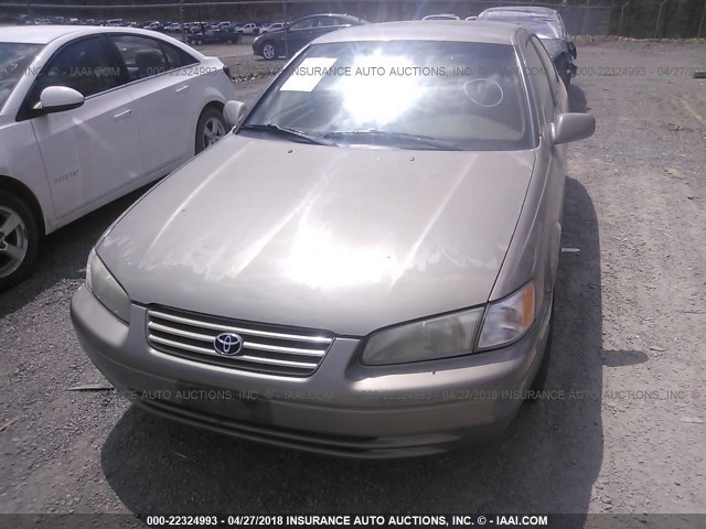 4T1BG22K1XU569503 - 1999 TOYOTA CAMRY CE/LE/XLE 金色 照片 6