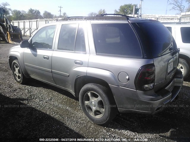 1GNDT13S562355858 - 2006 CHEVROLET TRAILBLAZER LS/LT SILVER photo 3