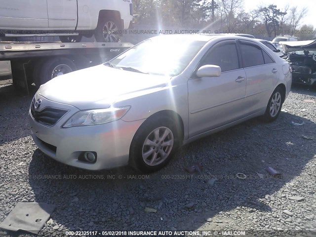 4T1BK3EK9BU121731 - 2011 TOYOTA CAMRY SE/LE/XLE SILVER photo 2