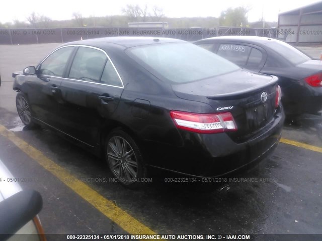 4T1BK3EK5BU131656 - 2011 TOYOTA CAMRY SE/LE/XLE შავი ფოტო 3