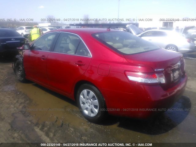 4T4BF3EK9AR027146 - 2010 TOYOTA CAMRY SE/LE/XLE RED photo 3