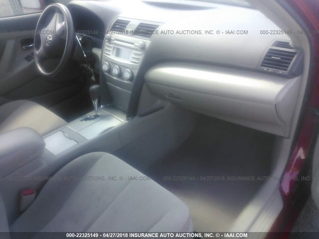 4T4BF3EK9AR027146 - 2010 TOYOTA CAMRY SE/LE/XLE RED photo 5