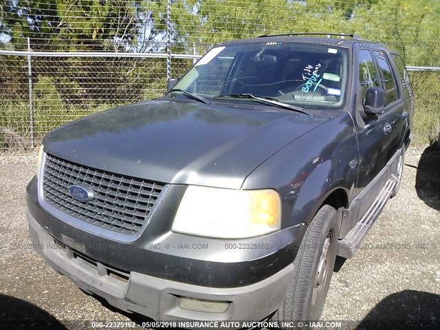 1FMRU15W34LB00172 - 2004 FORD EXPEDITION XLT ნაცრისფერი ფოტო 2