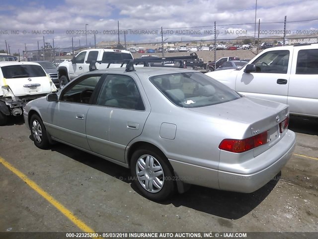 4T1BG22K21U799543 - 2001 TOYOTA CAMRY CE/LE/XLE SILVER photo 3