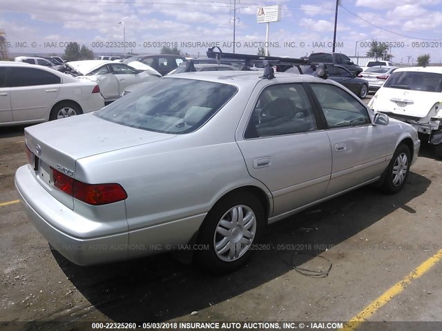 4T1BG22K21U799543 - 2001 TOYOTA CAMRY CE/LE/XLE 银色 照片 4