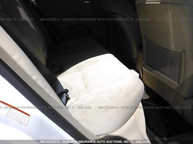 JS2RE9A37A6100493 - 2010 SUZUKI KIZASHI SE WHITE photo 8