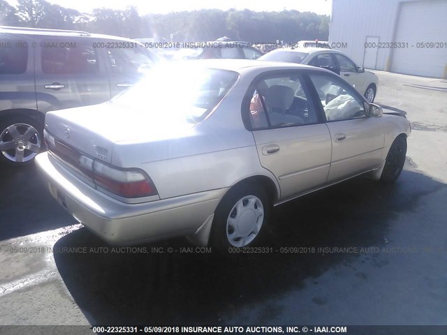 1NXBB02E0TZ454768 - 1996 TOYOTA COROLLA DX GOLD photo 4