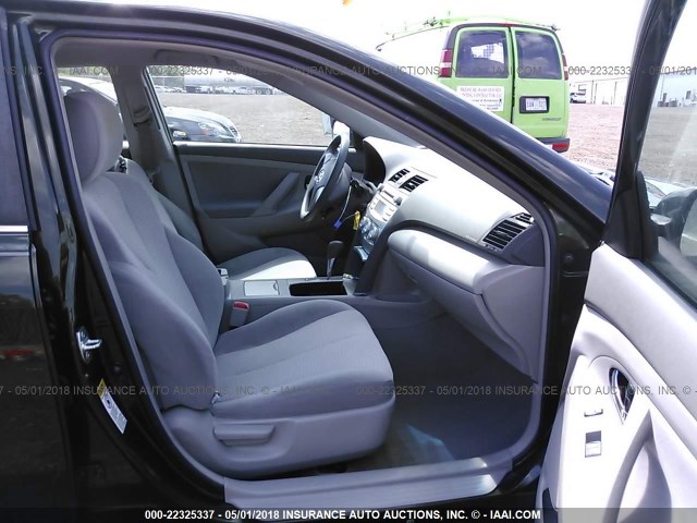 4T1BF3EK6BU720395 - 2011 TOYOTA CAMRY SE/LE/XLE GREEN photo 5