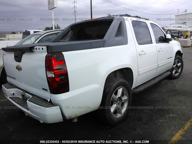 3GNTKFE33BG214256 - 2011 CHEVROLET AVALANCHE LT WHITE photo 4