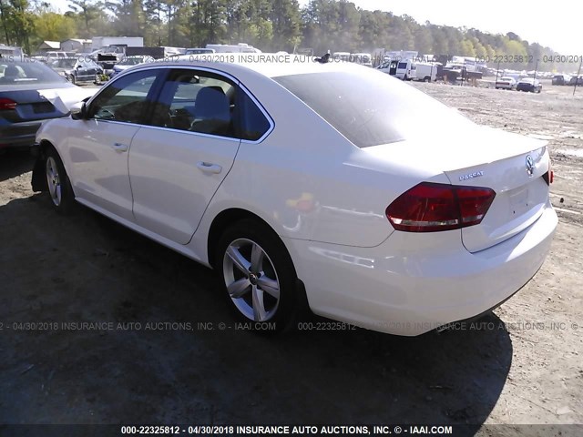 1VWBN7A32CC070563 - 2012 VOLKSWAGEN PASSAT SE WHITE photo 3