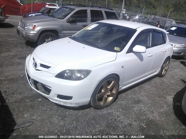 JM1BK344981135713 - 2008 MAZDA 3 HATCHBACK WHITE photo 2