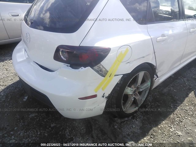 JM1BK344981135713 - 2008 MAZDA 3 HATCHBACK WHITE photo 6