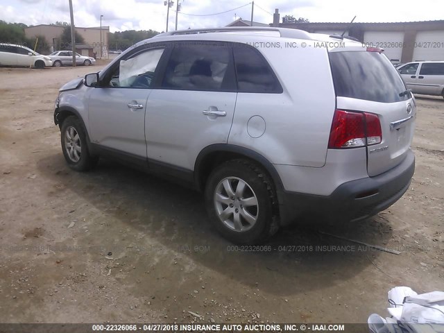 5XYKTDA1XBG055180 - 2011 KIA SORENTO LX SILVER photo 3