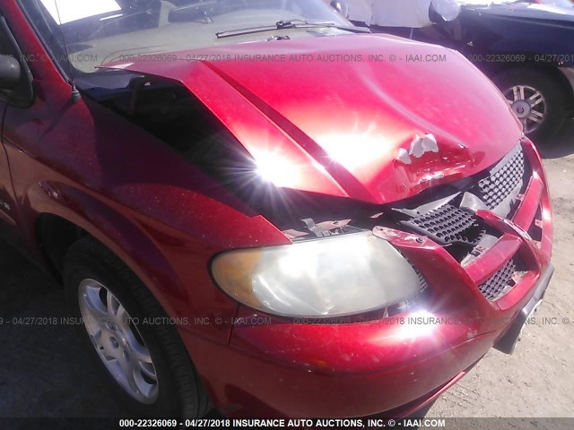 2B4GP74L21R388702 - 2001 DODGE GRAND CARAVAN EX RED photo 6