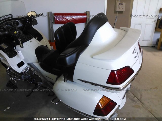 1HFSC47035A402163 - 2005 HONDA GL1800 WHITE photo 3