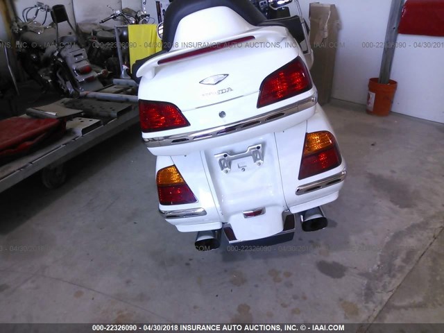 1HFSC47035A402163 - 2005 HONDA GL1800 WHITE photo 6