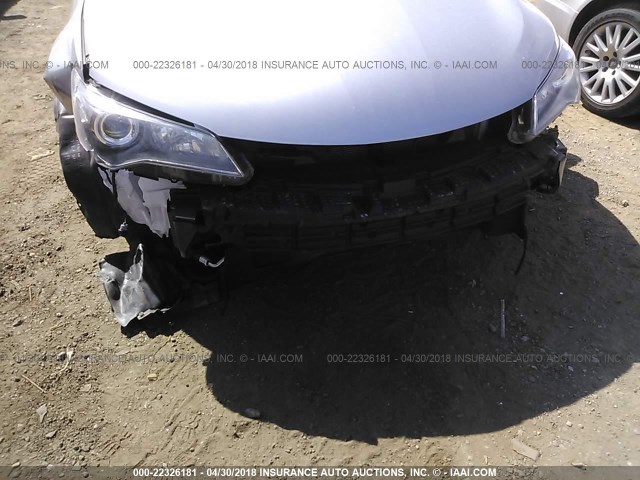 4T1BF1FK9HU354721 - 2017 TOYOTA CAMRY LE/XLE/SE/XSE GRAY photo 6