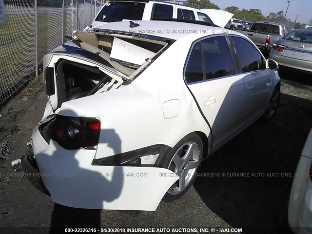 3VWRM71K18M037973 - 2008 VOLKSWAGEN JETTA SE/SEL WHITE photo 4