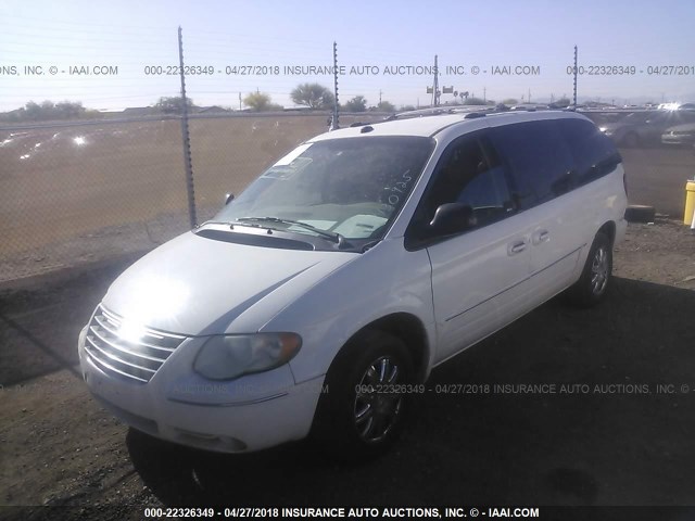 2C8GP64L15R430925 - 2005 CHRYSLER TOWN & COUNTRY LIMITED WHITE photo 2