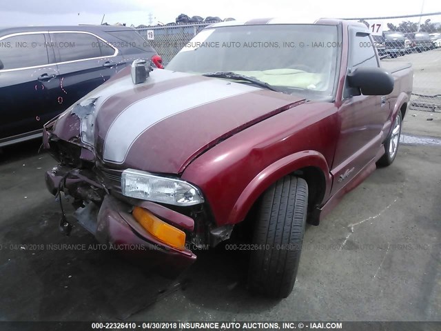 1GCCS14H538168106 - 2003 CHEVROLET S TRUCK S10 RED photo 2