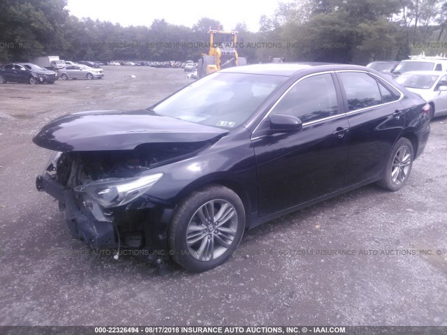 4T1BF1FK8GU513159 - 2016 TOYOTA CAMRY LE/XLE/SE/XSE BLACK photo 2