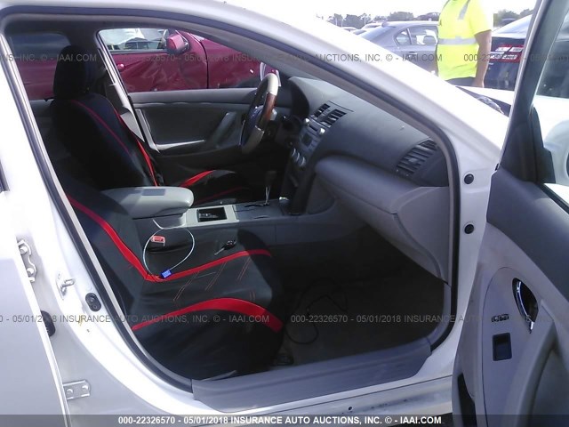 4T1BE46K28U740563 - 2008 TOYOTA CAMRY CE/LE/XLE/SE WHITE photo 5