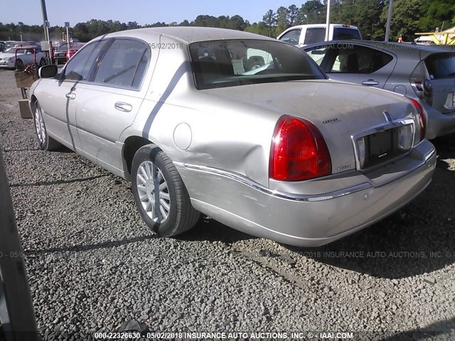 1LNHM81W15Y636715 - 2005 LINCOLN TOWN CAR SIGNATURE SILVER photo 3