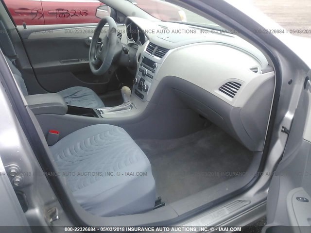 1G1ZG57B28F182275 - 2008 CHEVROLET MALIBU LS SILVER photo 5