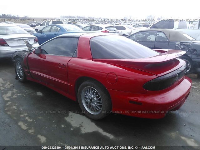 2G2FV22G422161460 - 2002 PONTIAC FIREBIRD FORMULA/TRANS AM RED photo 3