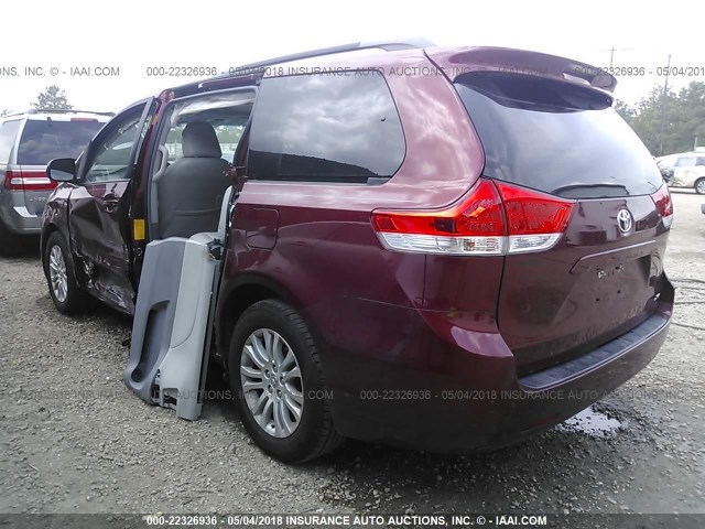 5TDYK3DC2DS341700 - 2013 TOYOTA SIENNA XLE/LIMITED RED photo 3