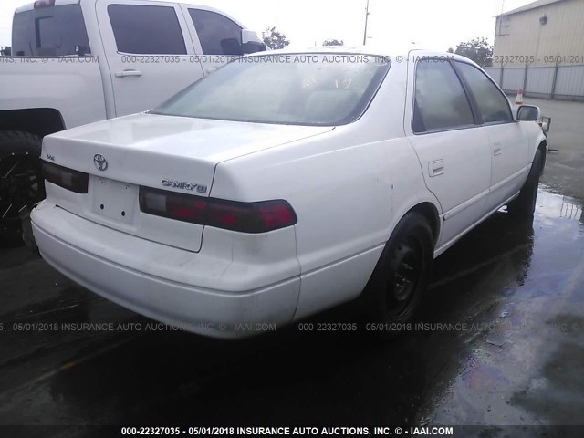4T1BG22KXXU920361 - 1999 TOYOTA CAMRY CE/LE/XLE თეთრი ფოტო 4