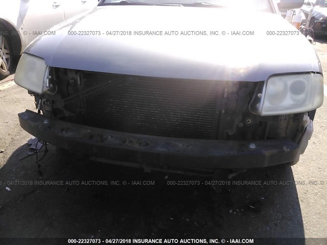 WVWRH63B91P281918 - 2001 VOLKSWAGEN PASSAT GLX 灰色 照片 6