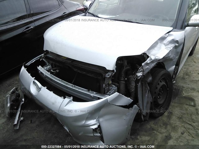 JTLZE4FE6FJ069480 - 2015 TOYOTA SCION XB Silber Foto 6