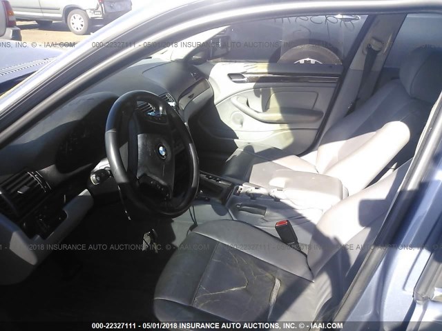 WBAAW33401ET41919 - 2001 BMW 325 IT BLUE photo 5