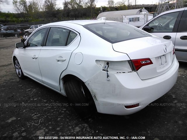 19VDE1F5XDE016613 - 2013 ACURA ILX 20 PREMIUM WHITE photo 3