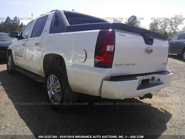 3GNFK32099G223432 - 2009 CHEVROLET AVALANCHE K1500 LTZ WHITE photo 3